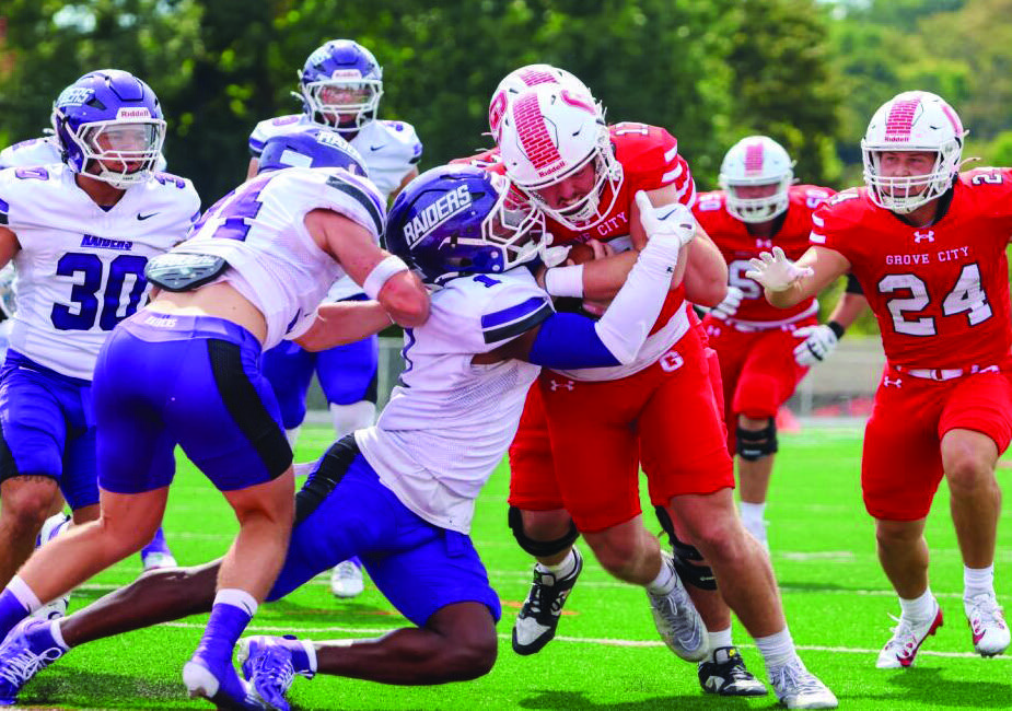 Football falls to Mount Union