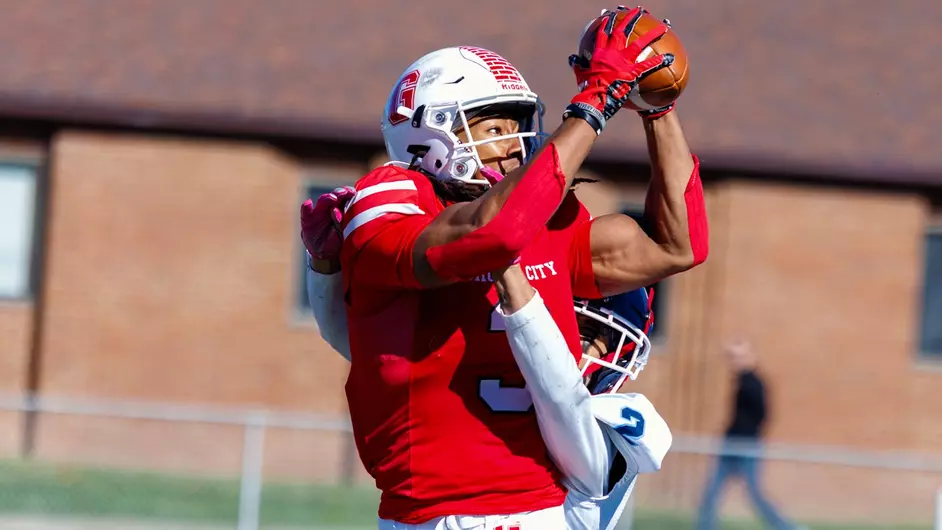 Football handles Hiram